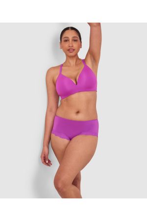 Terri-Leigh wears a size 12DD and size 12 underwear. She is a size 12 Is 177cm tall with a 98cm bust and 79cm waist and 79cm hips.