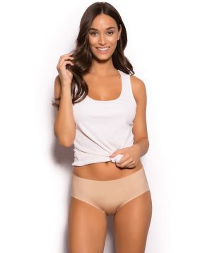 Cameron is wearing a 12DD bra and 12 underwear, with waist 72cm/28in, and hip 88cm/34.5in. She stands at 165cm/5'5in.