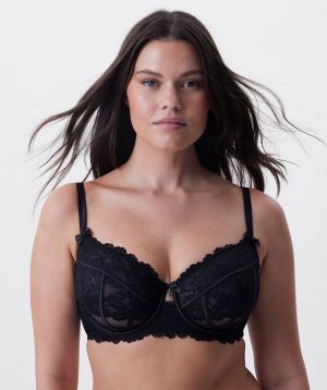 Jasmine is wearing a 12DD bra and size 12 underwear, with bust 96cm/38in, waist 77cm/30.5in, and hip 111cm/43.5in. She stands at 175cm/5'9in.