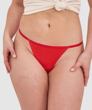 Tay G wears a size 12DD bra and size 12 underwear. She is 161cm tall and has measurements of 92cm bust a 71cm waist and 101cm hips.