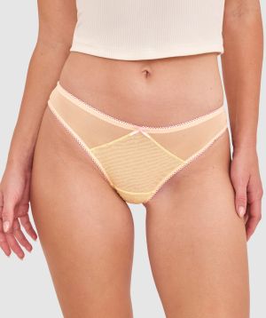 Essie Brazilian Knicker - Light Yellow