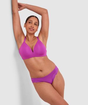 Terri-Leigh wears a size 12DD and size 12 underwear. She is a size 12 Is 177cm tall with a 98cm bust and 79cm waist and 79cm hips.