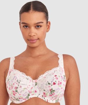 Shimma is wearing a 12 DD top and 12 bottom with bust 94cm/37in waist 70cm/27 1/2in and hip 107cm/42in. She stands at 175cm/5'9in.