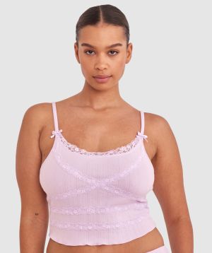 Shimma is wearing a 12 DD top and 12 bottom with bust 94cm/37in waist 70cm/27 1/2in and hip 107cm/42in. She stands at 175cm/5'9in.