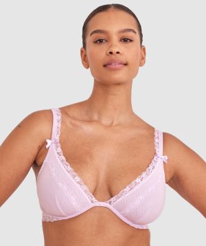 Shimma is wearing a 12 DD top and 12 bottom with bust 94cm/37in waist 70cm/27 1/2in and hip 107cm/42in. She stands at 175cm/5'9in.