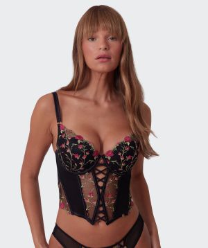 Terri-Leigh wears a size 12DD and size 12 underwear. She is a size 12 is 177cm tall with a 98cm bust and 79cm waist and 79cm hips.