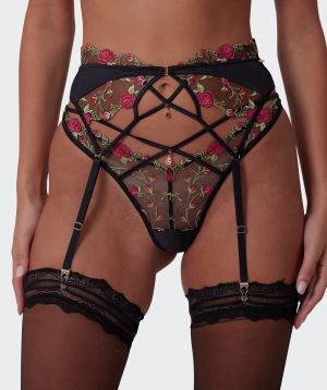 Terri-Leigh wears a size 12DD and size 12 underwear. She is a size 12 Is 177cm tall with a 98cm bust and 79cm waist and 79cm hips.